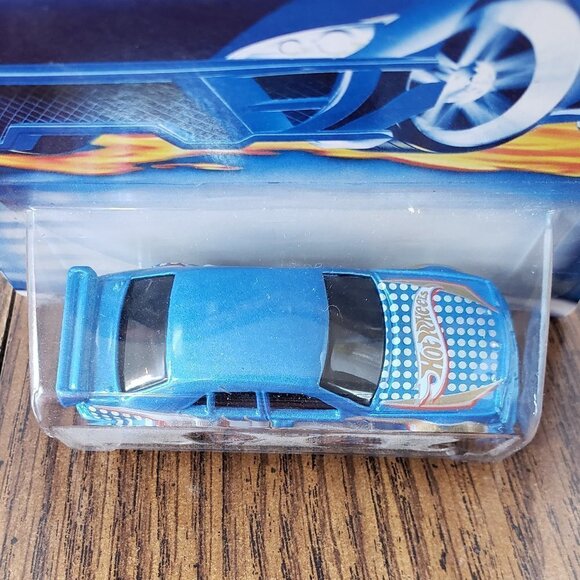 Hot Wheels 2001 Mainline Mercedes C-Class Blue w/ Gold Flames #171 - Picture 4 of 8